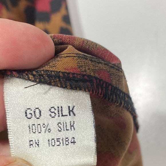 Go Silk Red Tan Black Leopard/Cheetah Print 100% Silk Button Down Blouse S - Picture 10 of 13